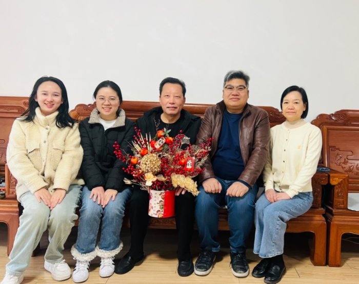 岁寒暖意浓 新春传党情——博彩app下载
儿牙与公卫党支部开展春节前走访慰问退休老同志活动 第 2 张