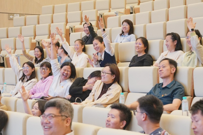 党建引领促发展 政医协同护齿健——博彩app下载
与五象新区规划建设管委会多个党支部开展党建联建活动 第 7 张 党建引领促发展 政医协同护齿健——博彩app下载
与五象新区规划建设管委会多个党支部开展党建联建活动 第 7 张