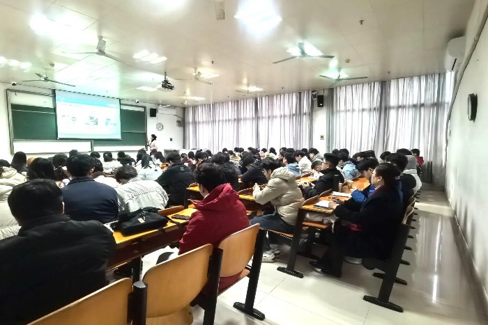 教学质量“首考”！博彩app下载
开展新学期教学巡查工作 第 2 张