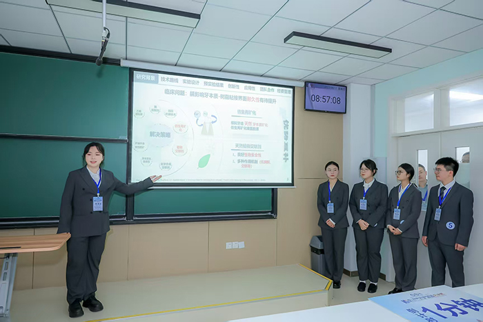 喜报！口腔医学院代表队获第十一届全国大学生医学创新大赛暨2025“一带一路”国际竞赛总决赛银奖 第 2 张