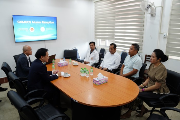 5.校友座谈会_副本.jpg 5.校友座谈会_副本.jpg